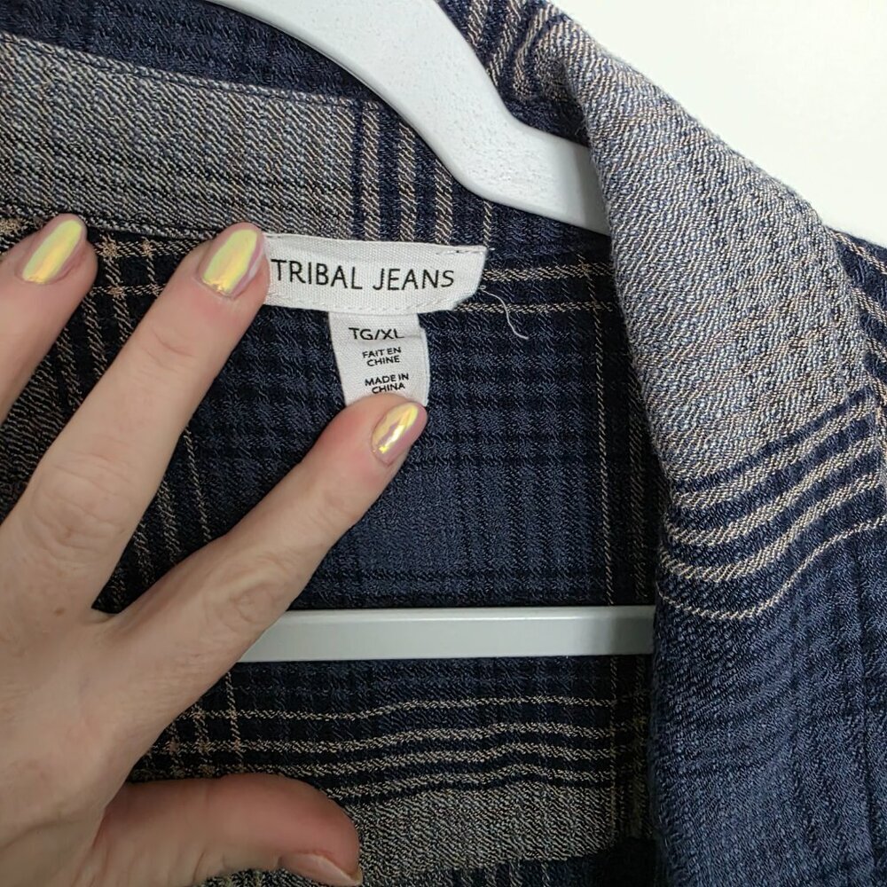 Like NEW! Tribal Plaid peplum button blouse - Size XL - Retail $130 - Picture 3 of 3